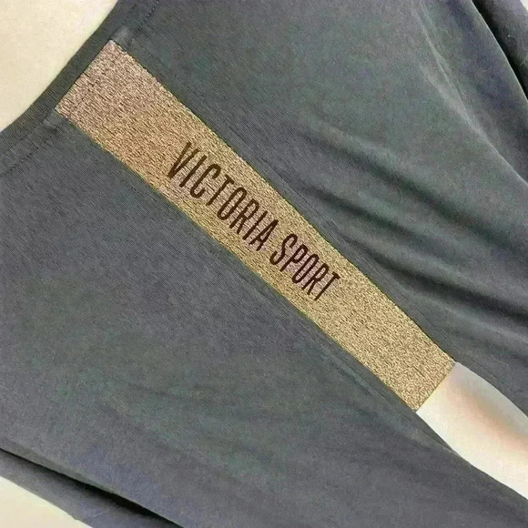 Victoria’s Secret Long Sleeve Open-Back Top Size M - Picture 5 of 9